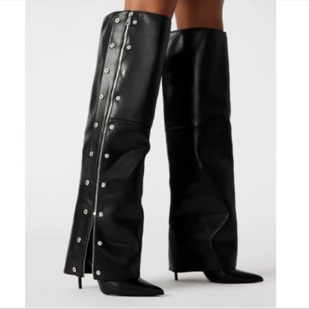 Steve Madden Stone Black Leather Knee-High Women's Heeled Buttoned Boots